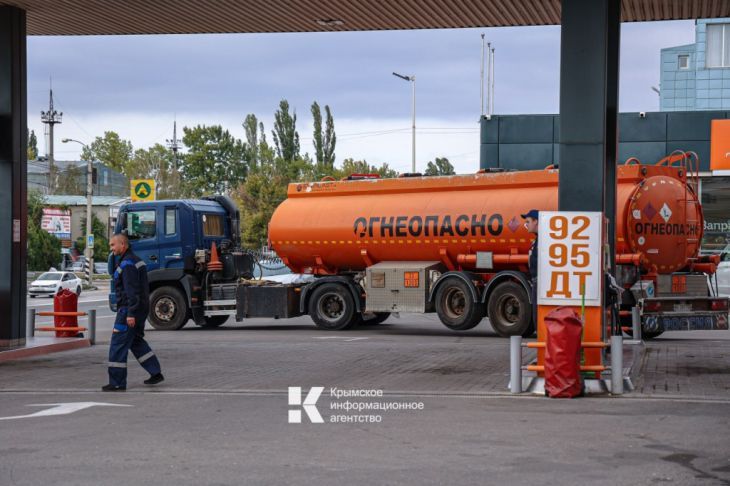 В Крыму расширят количество АЗС с бензином по 100 рублей