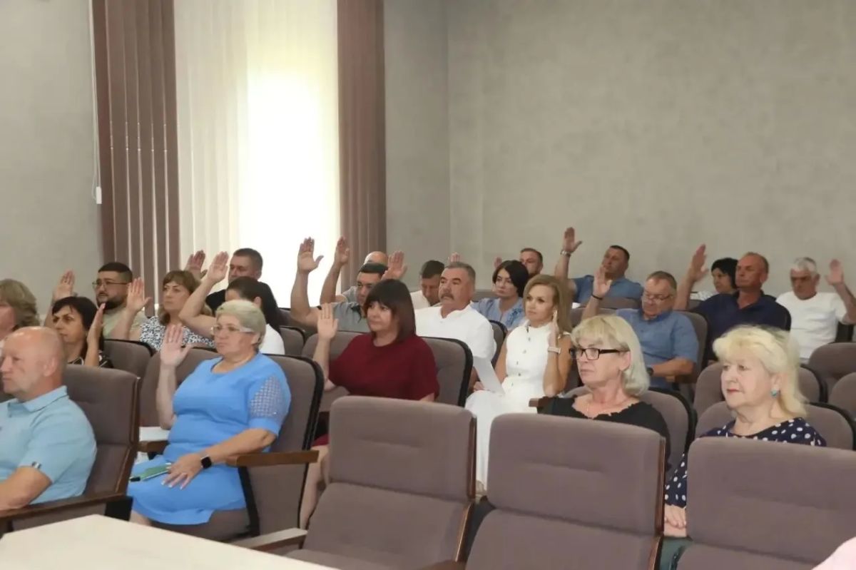 Глава администрации Бахчисарайского района Анжелика Ястребова приняла участие в 32-ом заседании Бахчисарайского районного совета Глава администрации Бахчисарайского района Анжелика Ястребова приняла участие в 32-ом заседании Бахчисарайского районного совета