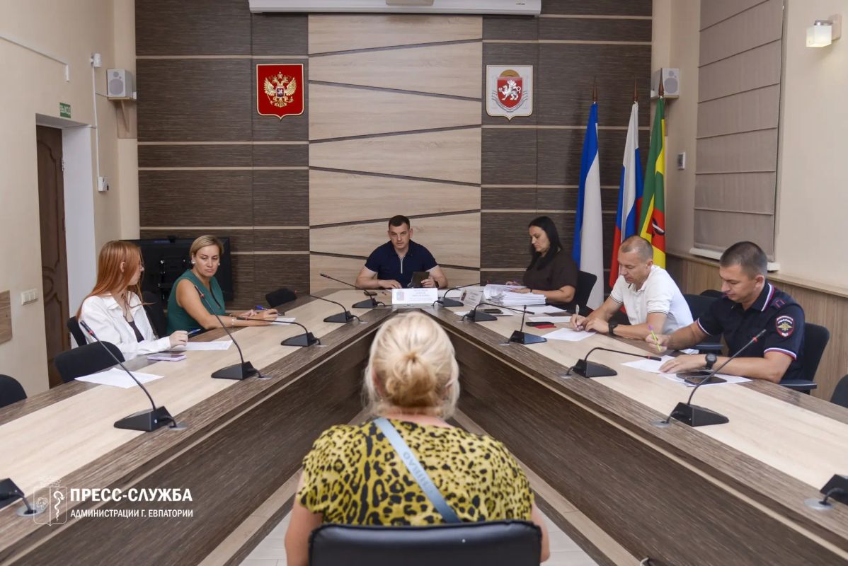 В Евпатории состоялось очередное заседание административной комиссии, которое провел заместитель главы администрации Сергей Колганов В Евпатории состоялось очередное заседание административной комиссии, которое провел заместитель главы администрации Сергей Колганов
