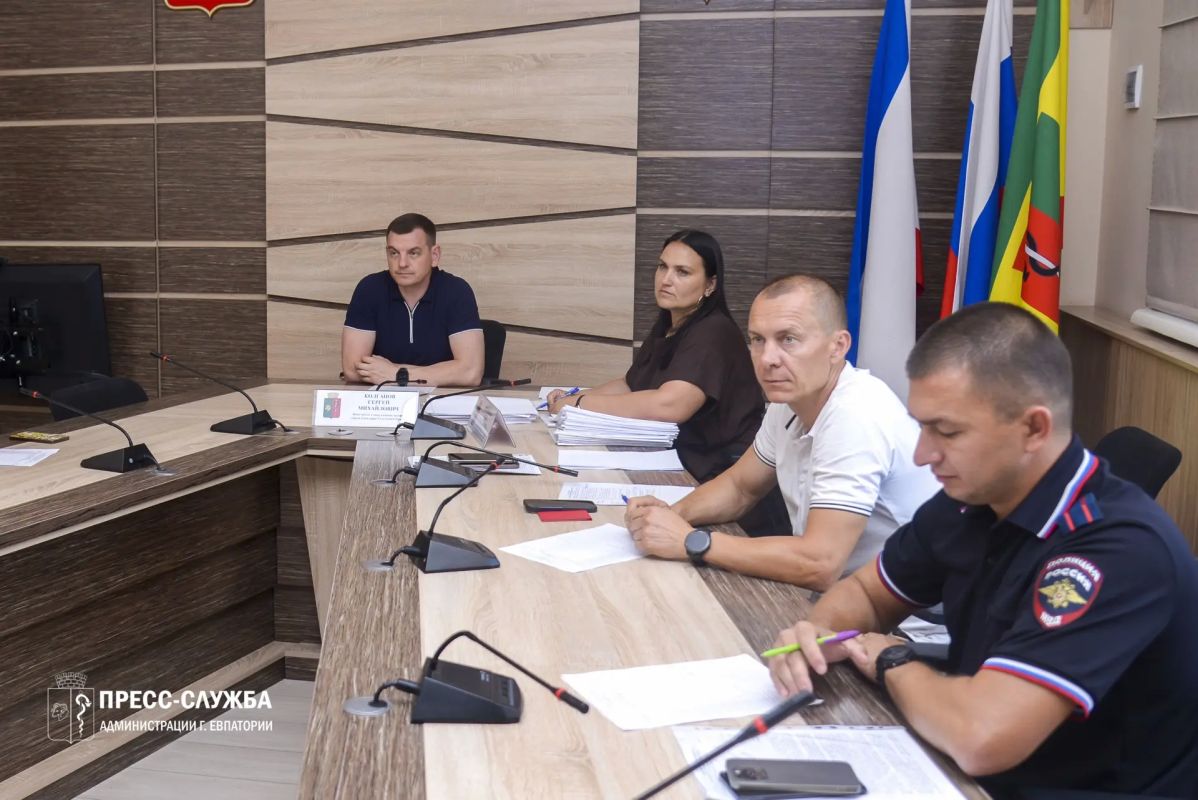 В Евпатории состоялось очередное заседание административной комиссии, которое провел заместитель главы администрации Сергей Колганов В Евпатории состоялось очередное заседание административной комиссии, которое провел заместитель главы администрации Сергей Колганов