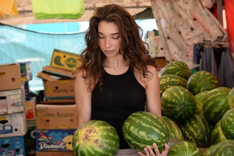 Арбузное ИИспытание: как корреспондент «Комсомолки» выбирала полосатого с помощью нейросетей и математики Арбузное ИИспытание: как корреспондент «Комсомолки» выбирала полосатого с помощью нейросетей и математики