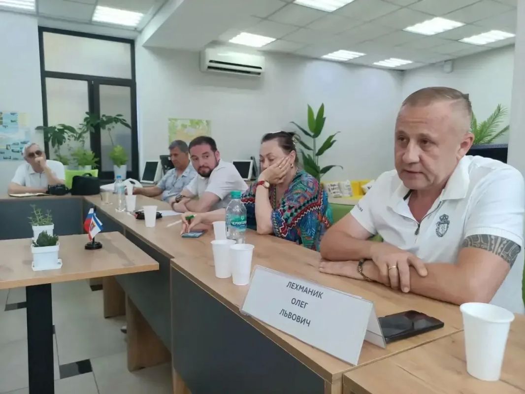 В центре внимания. Член Общественного совета при Государственном комитете молодёжной политики Республики Крым Армен Арустамян принял участие в круглом столе, посвящённом обсуждению Стратегии развития Ялты до 2038 года В центре внимания. Член Общественного совета при Государственном комитете молодёжной политики Республики Крым Армен Арустамян принял участие в круглом столе, посвящённом обсуждению Стратегии развития Ялты до 2038 года