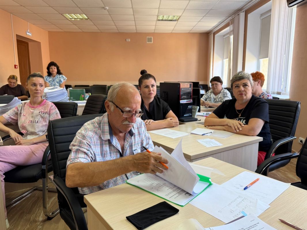 В ТИК Джанкойского района прошло обучение членов комиссии В ТИК Джанкойского района прошло обучение членов комиссии