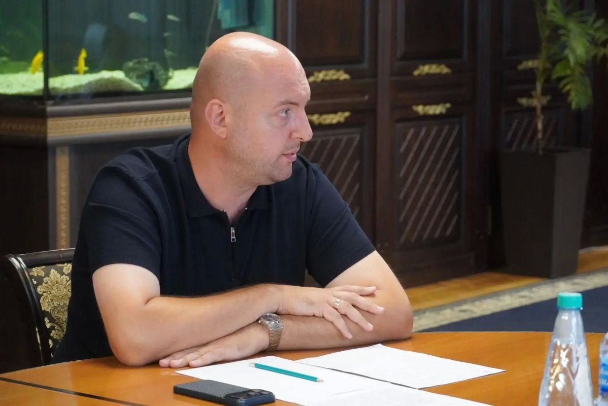 В Керчи с рабочим визитом находятся заместитель председателя Совета министров Республики Крым Николай Воробьев, министр жилищной политики и государственного строительного надзора РК Никита Тарасов и министр транспорта РК... В Керчи с рабочим визитом находятся заместитель председателя Совета министров Республики Крым Николай Воробьев, министр жилищной политики и государственного строительного надзора РК Никита Тарасов и министр транспорта РК...