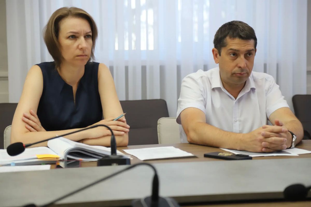 Глава администрации Бахчисарайского района Анжелика Ястребова совместно с коллегами провела очередной приём граждан Глава администрации Бахчисарайского района Анжелика Ястребова совместно с коллегами провела очередной приём граждан