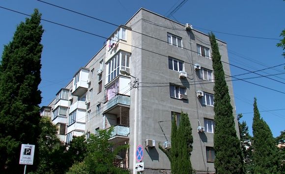 В Севастополе капремонт фасада дома на улице Бутакова, 4 выполнен на 40 % В Севастополе капремонт фасада дома на улице Бутакова, 4 выполнен на 40 %