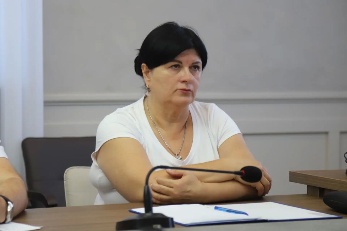 Глава администрации Бахчисарайского района Анжелика Ястребова совместно с коллегами провела очередной приём граждан Глава администрации Бахчисарайского района Анжелика Ястребова совместно с коллегами провела очередной приём граждан