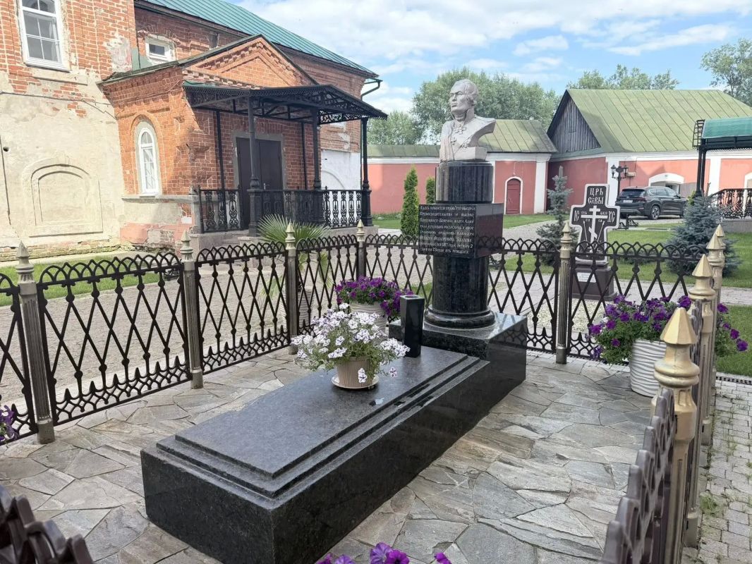 Владимир Сальдо: «Не отчаивайтесь! Сии грозные бури обратятся к славе России» Владимир Сальдо: «Не отчаивайтесь! Сии грозные бури обратятся к славе России»