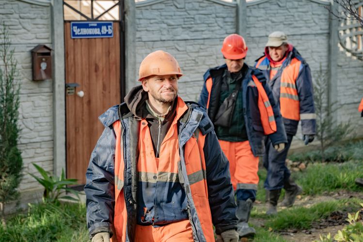 Зарплаты до 100 тысяч рублей предлагают в сфере жилищно-коммунального хозяйства Севастополя