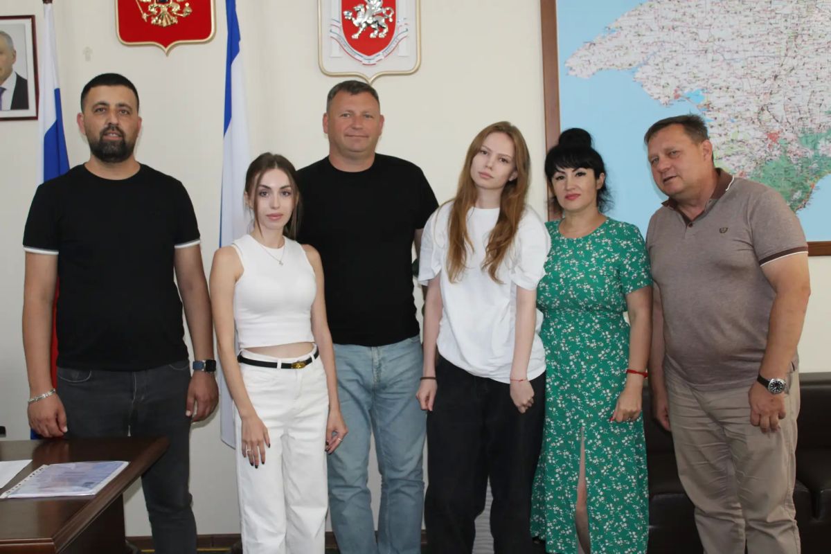 Под председательством Главы Администрации Игоря Крутькова и при участии заместителей главы — Александра Саенко, Ирины Гаевой, Амета Абильвапова, а также руководителя аппарата Яны Лотович и начальников профильных отделов... Под председательством Главы Администрации Игоря Крутькова и при участии заместителей главы — Александра Саенко, Ирины Гаевой, Амета Абильвапова, а также руководителя аппарата Яны Лотович и начальников профильных отделов...