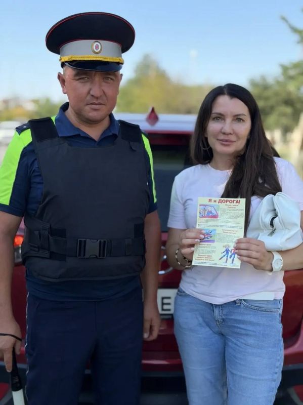 Сотрудники Госавтоинспекции провели профилактическую акцию «Водитель, не отвлекайся за рулем» Сотрудники Госавтоинспекции провели профилактическую акцию «Водитель, не отвлекайся за рулем»
