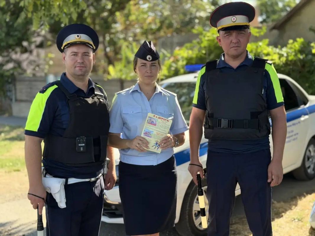 Сотрудники Госавтоинспекции провели профилактическую акцию «Водитель, не отвлекайся за рулем»