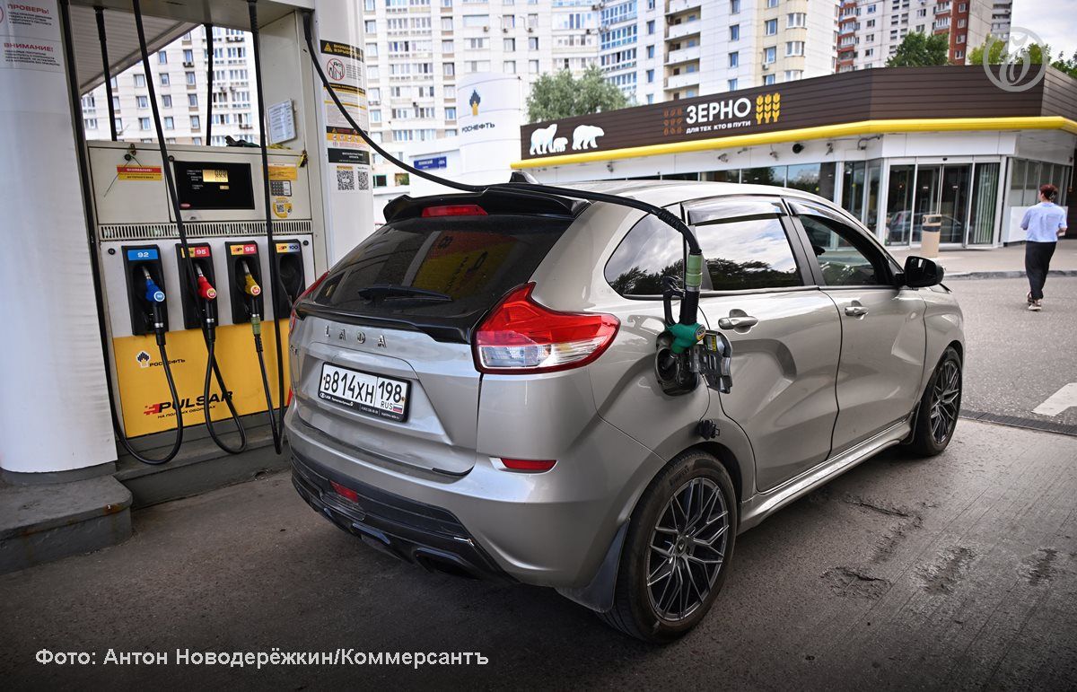 Треть воронежских автолюбителей стала реже ездить из-за роста цен на бензин