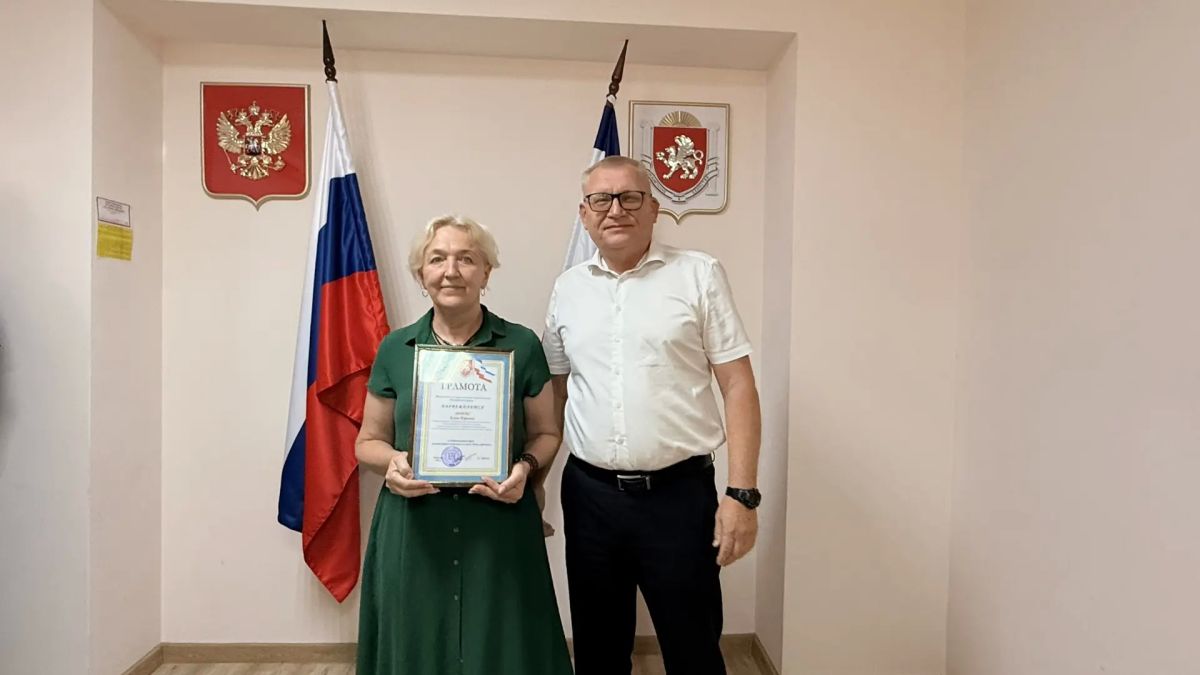 Министр строительства поздравил коллективы ГлавУКСа и Инвестстроя с Днём строителя Министр строительства поздравил коллективы ГлавУКСа и Инвестстроя с Днём строителя