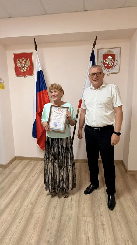 Министр строительства поздравил коллективы ГлавУКСа и Инвестстроя с Днём строителя Министр строительства поздравил коллективы ГлавУКСа и Инвестстроя с Днём строителя