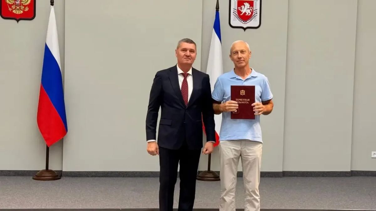 В Крыму наградили лучших строителей в преддверии профессионального праздника В Крыму наградили лучших строителей в преддверии профессионального праздника