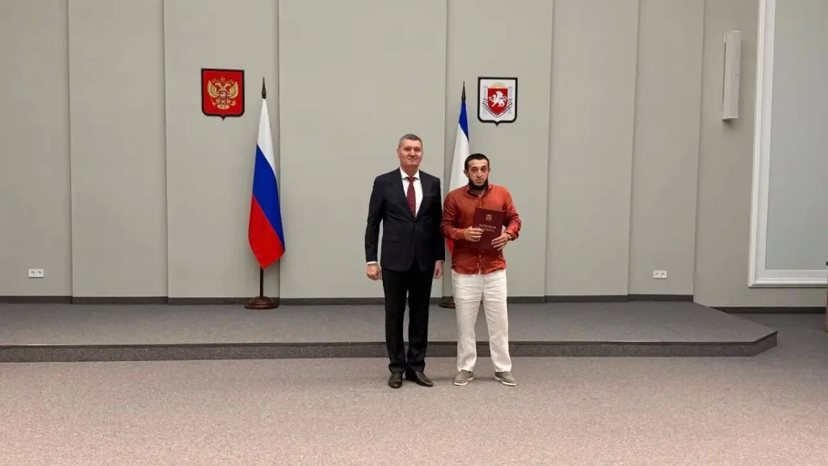 В Крыму наградили лучших строителей в преддверии профессионального праздника В Крыму наградили лучших строителей в преддверии профессионального праздника