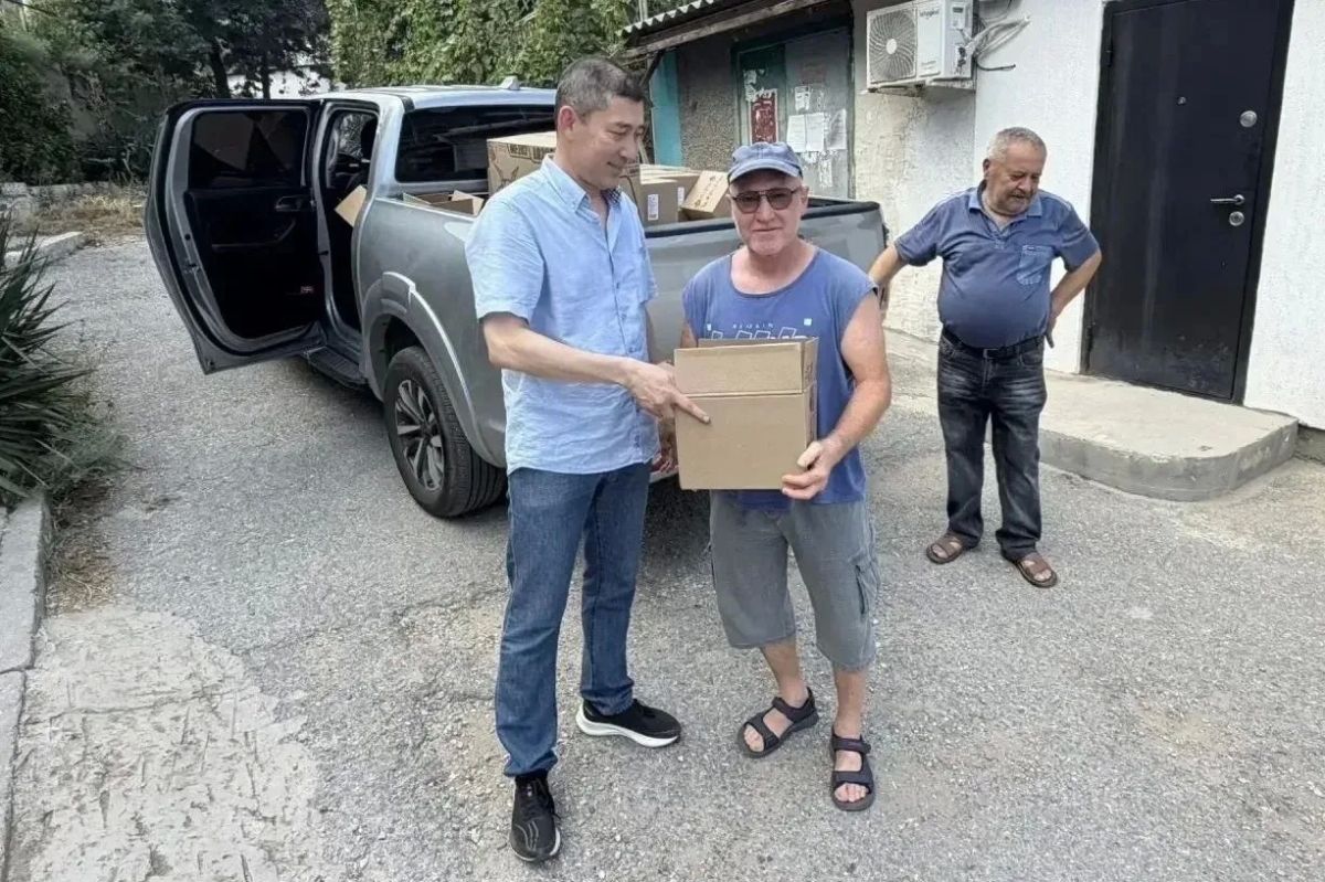 В период ЧС депутаты ежедневно встречаются с крымчанами и оказывают им необходимую поддержку В период ЧС депутаты ежедневно встречаются с крымчанами и оказывают им необходимую поддержку