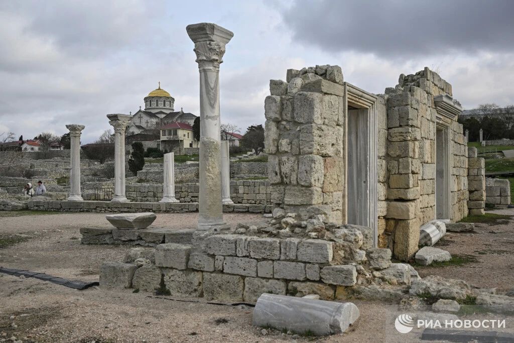 Крымские археологи провели раскопки в Херсонесе Таврическом