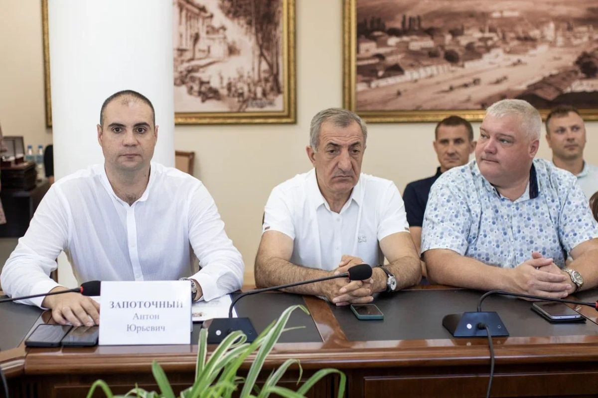 Михаил Афанасьев: Ежегодно во второе воскресенье августа мы отмечаем День строителя. Михаил Афанасьев: Ежегодно во второе воскресенье августа мы отмечаем День строителя.