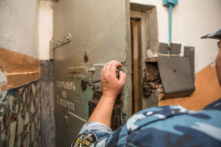 В Джанкойском районе задержали 64-летнего мужчину по подозрению в преступлении в отношении несовершеннолетней