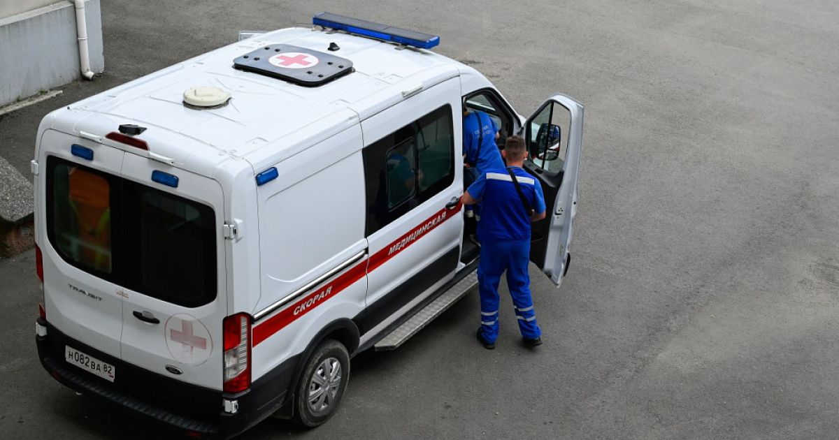 В Саках женщина ударила ножом знакомого во время застолья