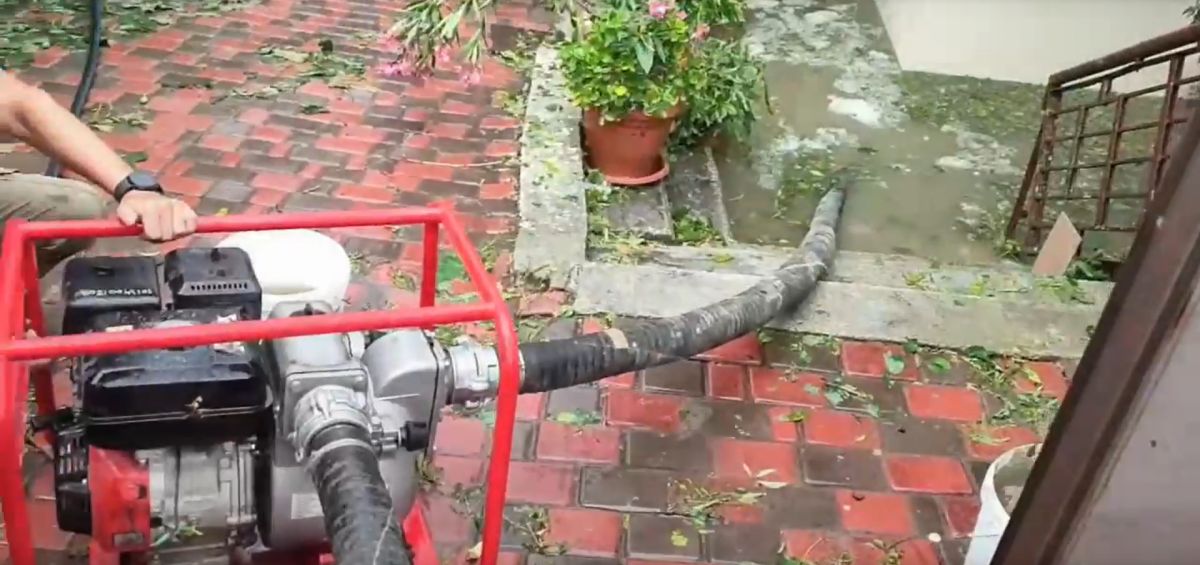 В Судаке из-за непогоды подтопило три дома: спасатели откачали 110 кубов воды
