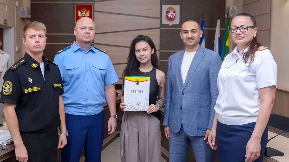 По решению суда 14 сирот получили благоустроенное жилье в Евпатории