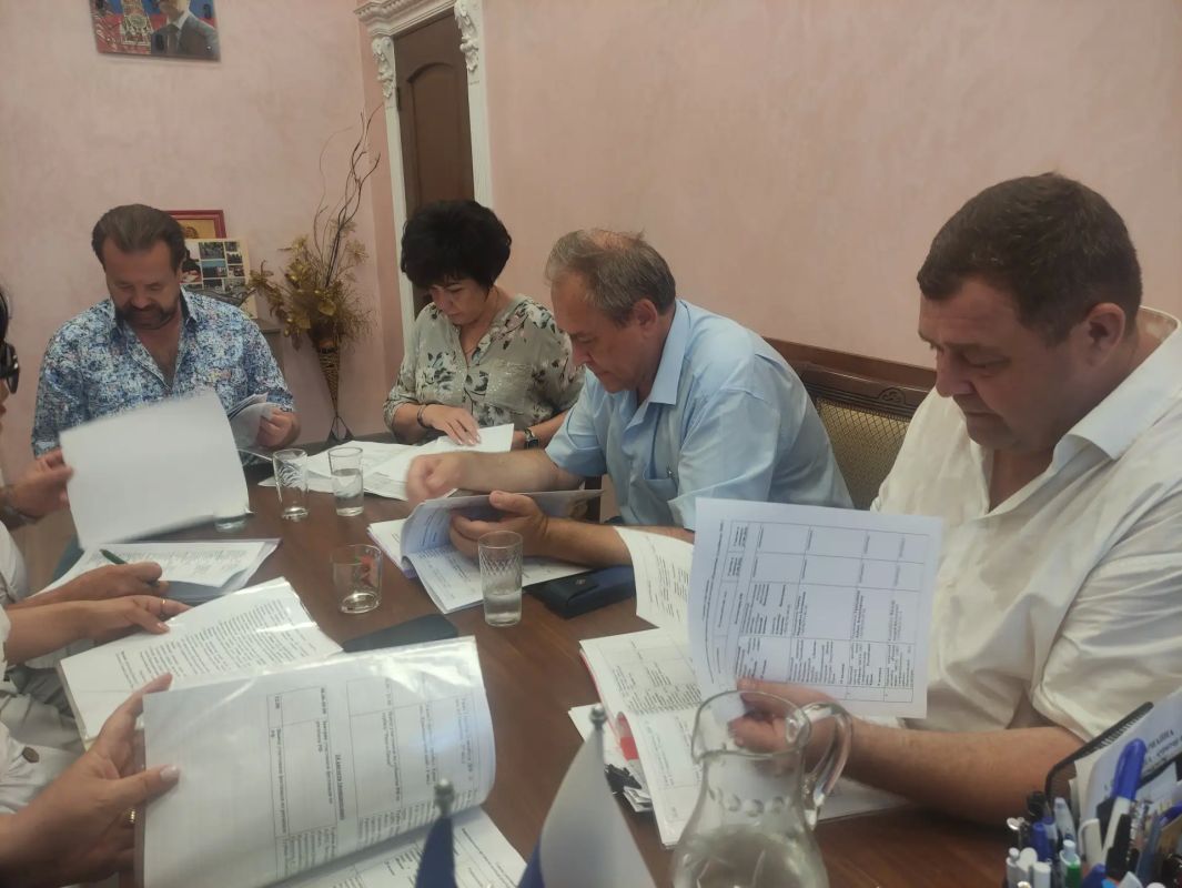 11 августа 2026 года в Государственном бюджетном учреждении культуры «Центр народного творчества Республики Крым» состоялось итоговое рабочее совещание организационного комитета по вопросам организации и проведения... 11 августа 2026 года в Государственном бюджетном учреждении культуры «Центр народного творчества Республики Крым» состоялось итоговое рабочее совещание организационного комитета по вопросам организации и проведения...