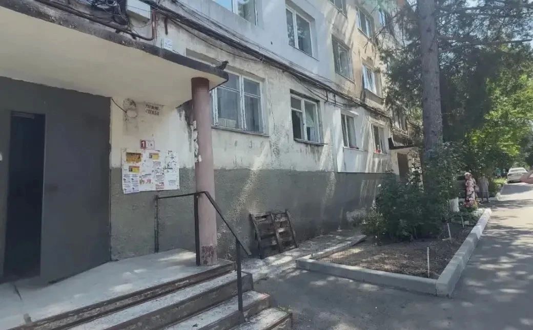 Постоянный мониторинг: в прокуратуре проверят жалобы жителей села Перово в соцсетях на ненадлежащее содержание многоэтажки