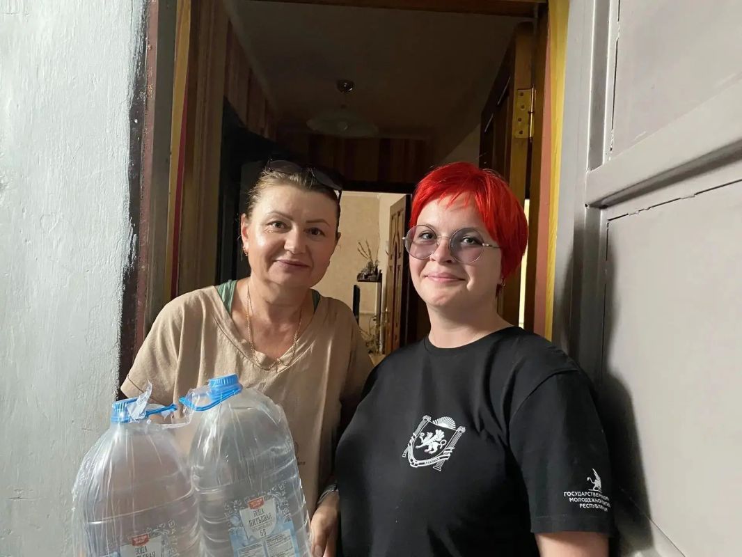 Помощь рядом: волонтёры продолжают поддерживать жителей в непростой ситуации! Работа мобильной группы не... Помощь рядом: волонтёры продолжают поддерживать жителей в непростой ситуации! Работа мобильной группы не...