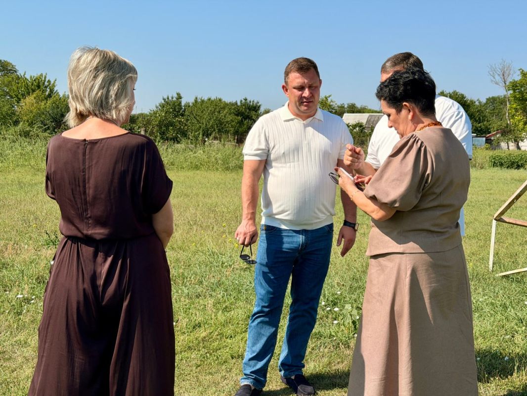Юрий Нестеренко: Богатыми на общение с жителями, стали встречи в Урожайном, при участии руководства Симферопольского района Юрий Нестеренко: Богатыми на общение с жителями, стали встречи в Урожайном, при участии руководства Симферопольского района
