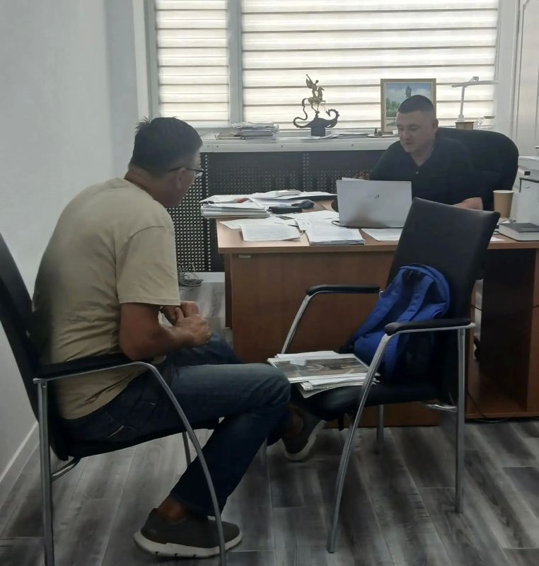Первый заместитель начальника Инспекции Дмитрий Разумовский, заместитель начальника Инспекции Сергей Гавриленко и начальник управления контрольно – надзорной деятельности Айдер Хайрединов провели личный прием граждан