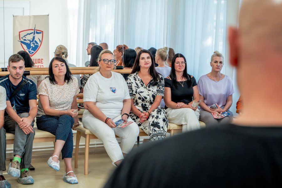 В поселке 1-е отделение Золотой Балки жители прошли курс по первой помощи В поселке 1-е отделение Золотой Балки жители прошли курс по первой помощи