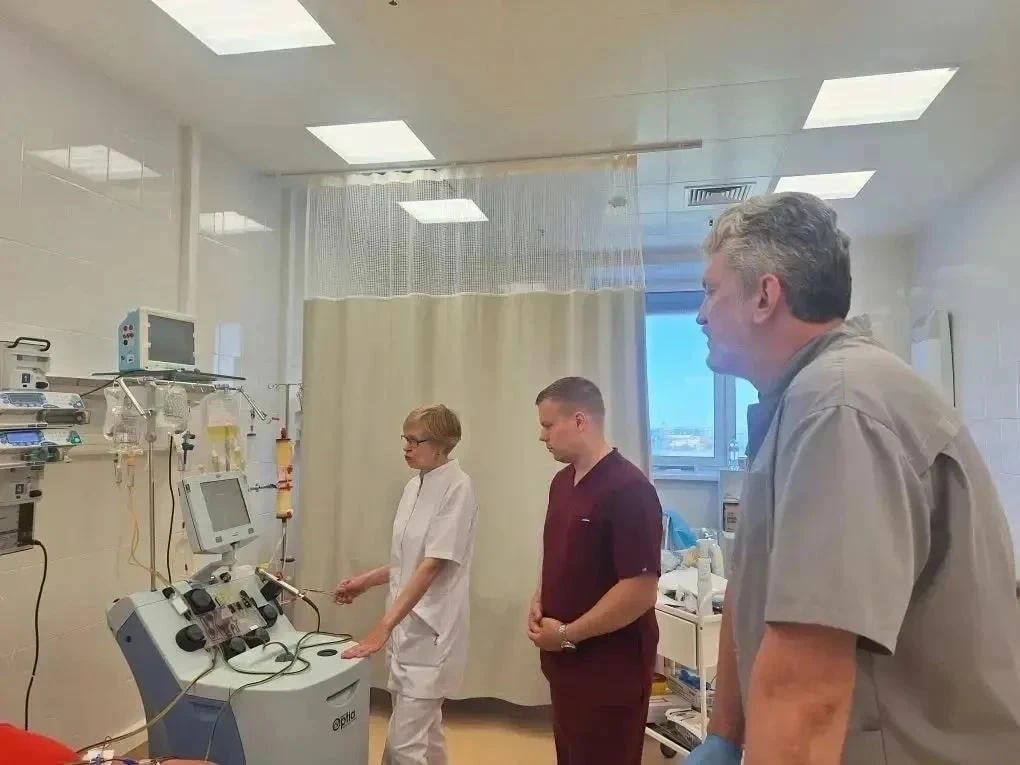 На базе РКБ им. Н. А. Семашко создан первый в Крыму кабинет экстракорпоральной гемокоррекции На базе РКБ им. Н. А. Семашко создан первый в Крыму кабинет экстракорпоральной гемокоррекции