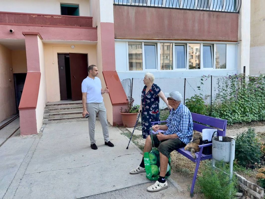 Виталий Оганесян: Встретился с жильцами домов по улице 9 Мая, 53 и 55 Виталий Оганесян: Встретился с жильцами домов по улице 9 Мая, 53 и 55