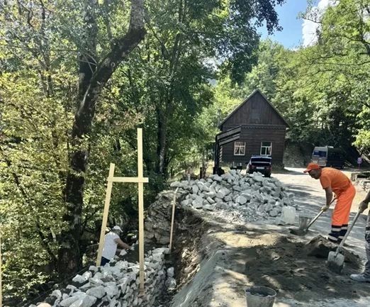 Подпорная стена — тоже часть дороги