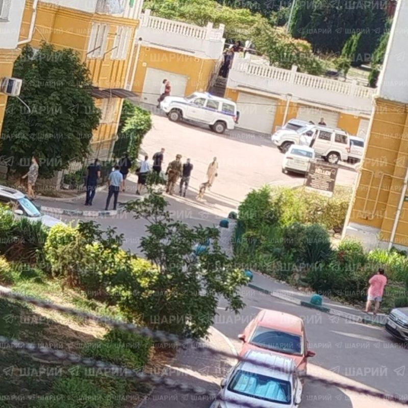 На Столетовском проспекте в Севастополе взорвалось самодельное устройство, в результате чего погиб мужчина