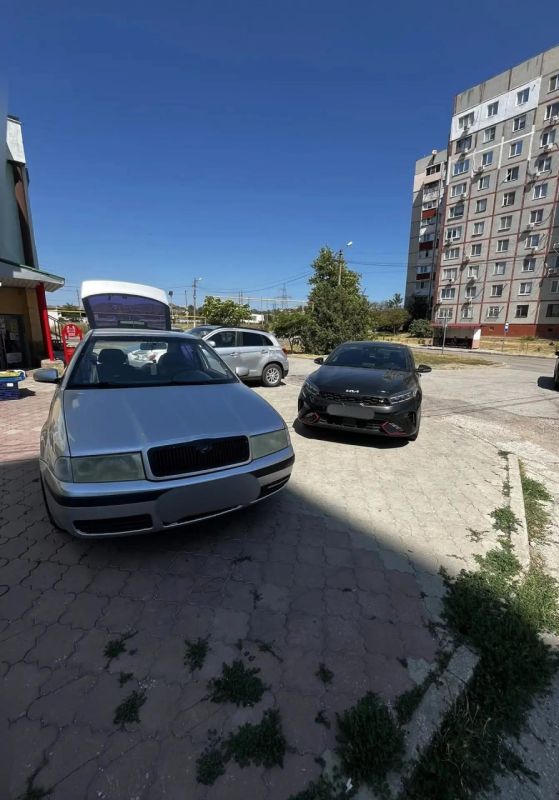 Иван Кошель: Призываю керчан не парковать автомобили в зелёной зоне и с заездом на бордюр! Иван Кошель: Призываю керчан не парковать автомобили в зелёной зоне и с заездом на бордюр!
