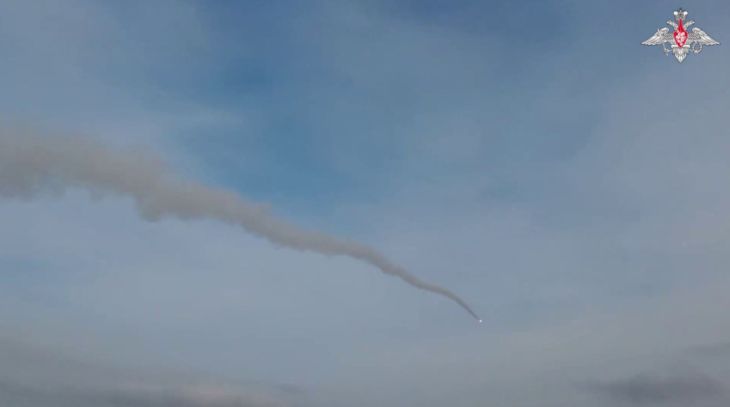 В Севастополе военные отражают массированную атаку беспилотников ВСУ