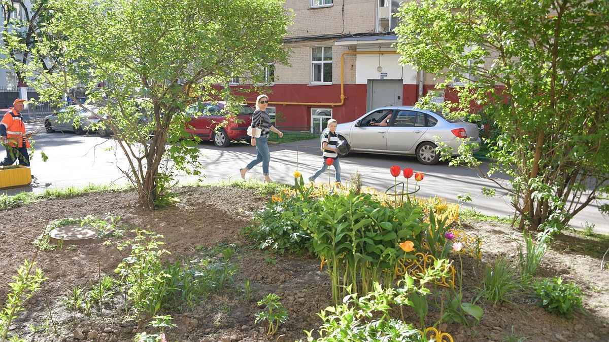 В Керчи продолжается благоустройство дворов и общественных пространств