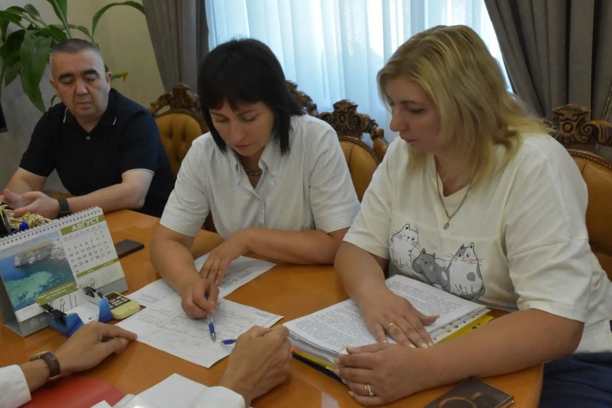 Лариса Кулинич: Сегодня на приёме граждан ко мне обратились владельцы земельного участка в СПК «Зелёный Яр» Ленинского района Лариса Кулинич: Сегодня на приёме граждан ко мне обратились владельцы земельного участка в СПК «Зелёный Яр» Ленинского района