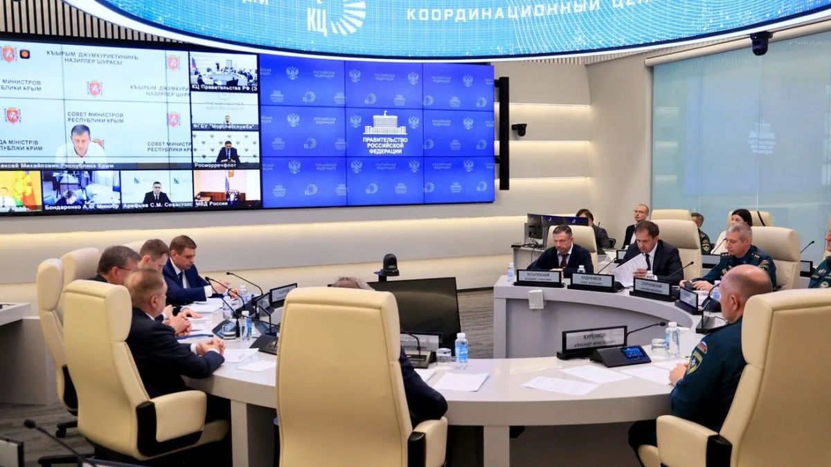 Чёрное море под надёжным контролем: продолжается ликвидация последствий разлива нефтепродуктов в Керченском проливе