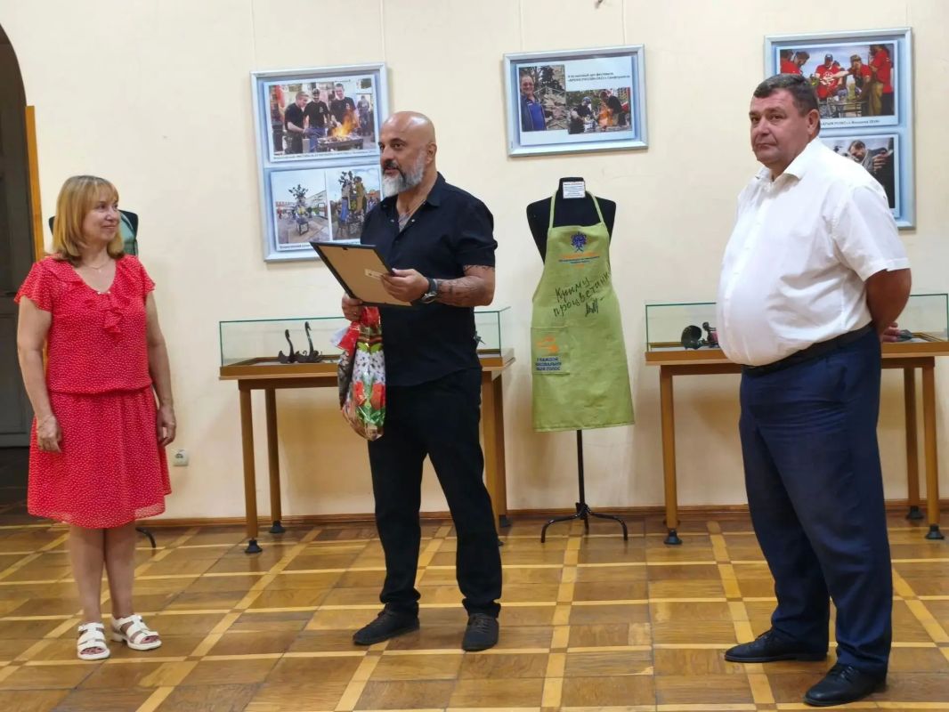 Торжественное закрытие выставки «Крым – кузница счастья» Торжественное закрытие выставки «Крым – кузница счастья»
