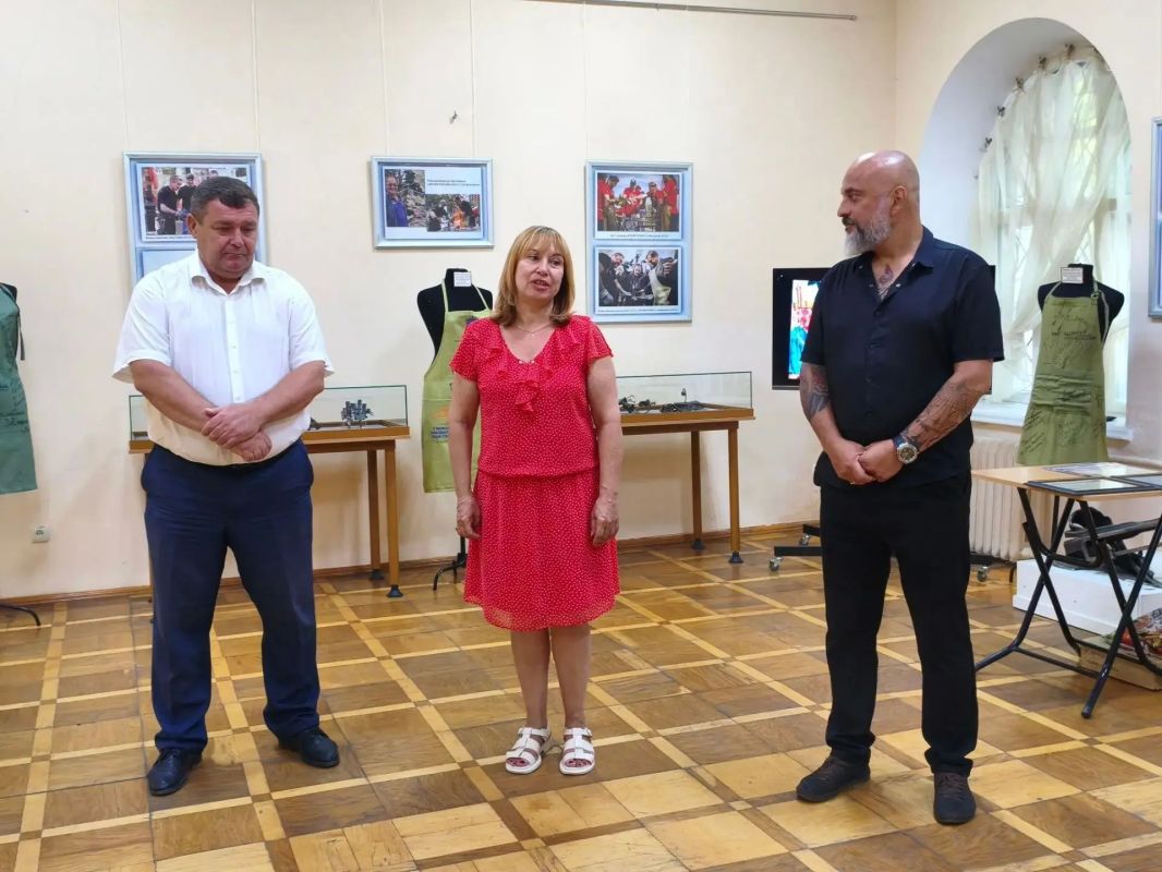 Торжественное закрытие выставки «Крым – кузница счастья» Торжественное закрытие выставки «Крым – кузница счастья»