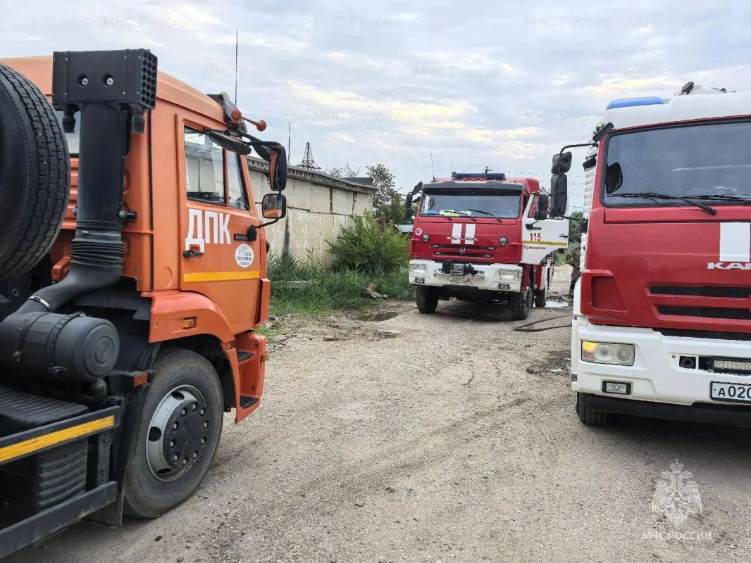 960 добровольных команд и дружин помогают тушить пожары в Крыму 960 добровольных команд и дружин помогают тушить пожары в Крыму
