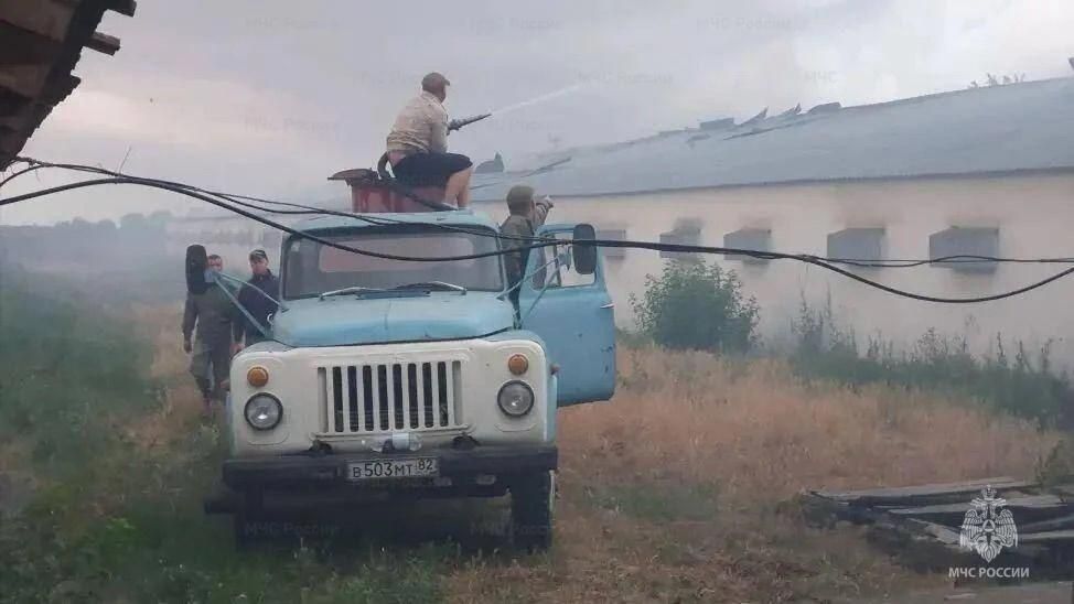 В Крыму добровольцы прикрывают от пожаров 250 населенных пунктов В Крыму добровольцы прикрывают от пожаров 250 населенных пунктов