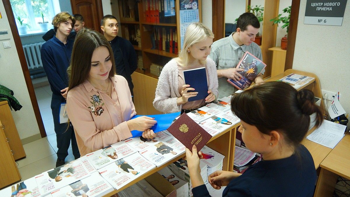 Стали известны самые востребованные специальности у абитуриентов крымских вузов