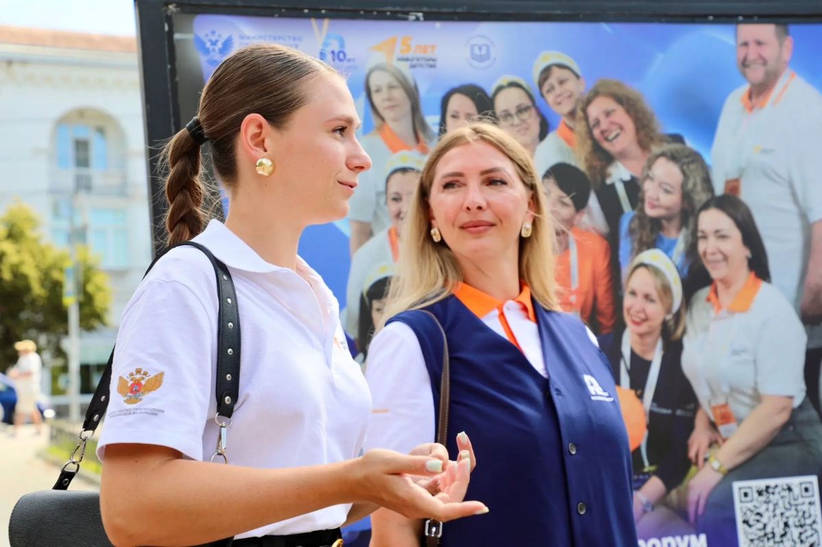 В Севастополе открылась обновлённая фотовыставка проекта «Навигаторы детства» В Севастополе открылась обновлённая фотовыставка проекта «Навигаторы детства»