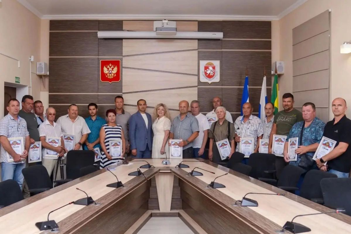 Вода Крыма: Труд сотрудников Евпаторийского филиала отмечена руководством города